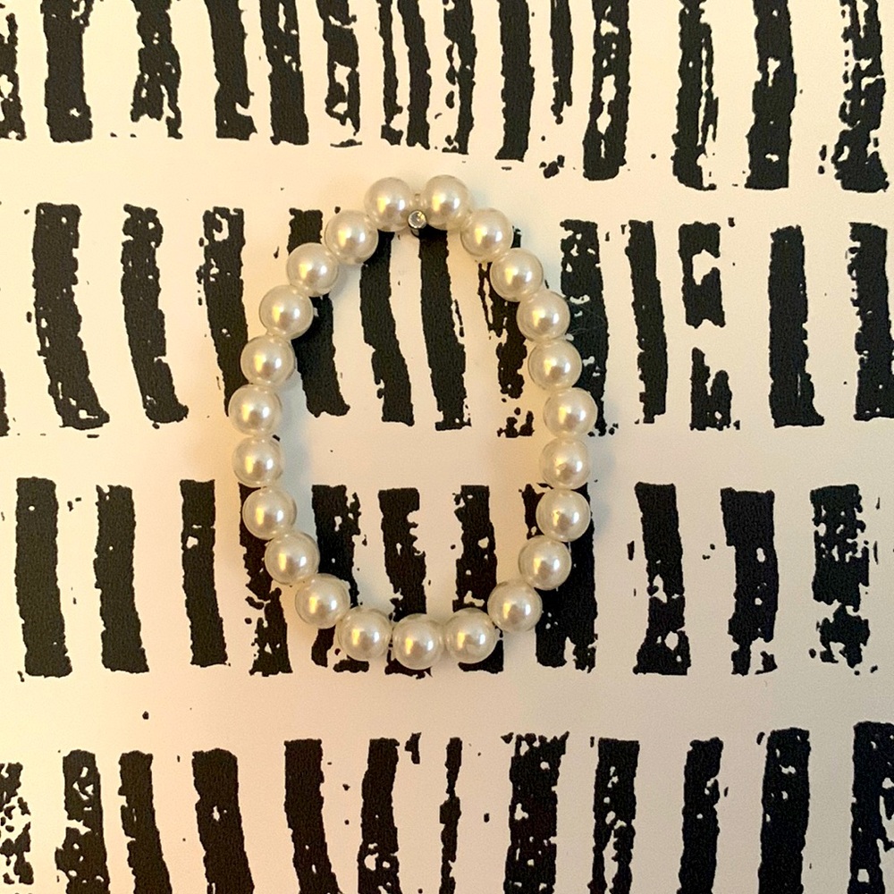 Fake pearl bracelet